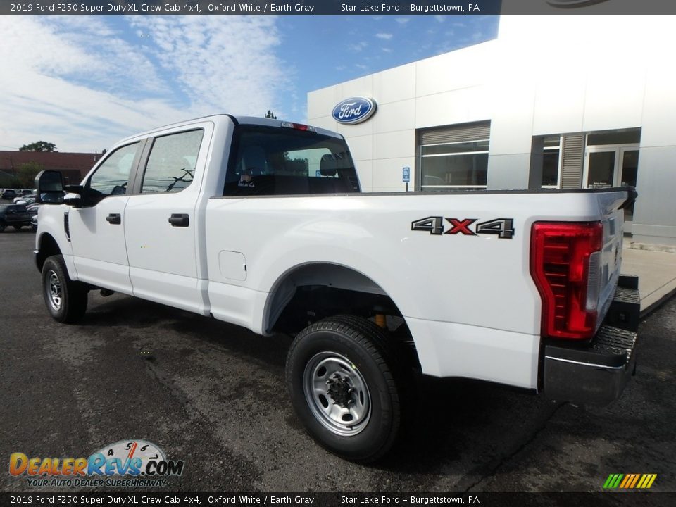 2019 Ford F250 Super Duty XL Crew Cab 4x4 Oxford White / Earth Gray Photo #8