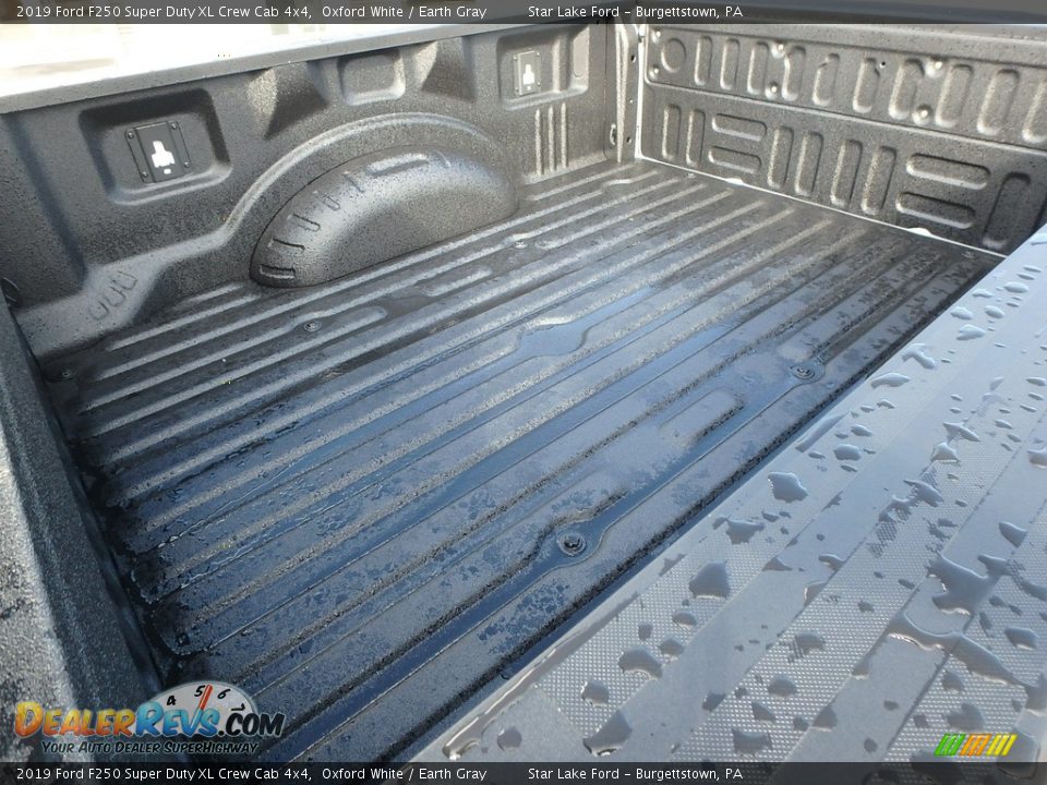 2019 Ford F250 Super Duty XL Crew Cab 4x4 Oxford White / Earth Gray Photo #10