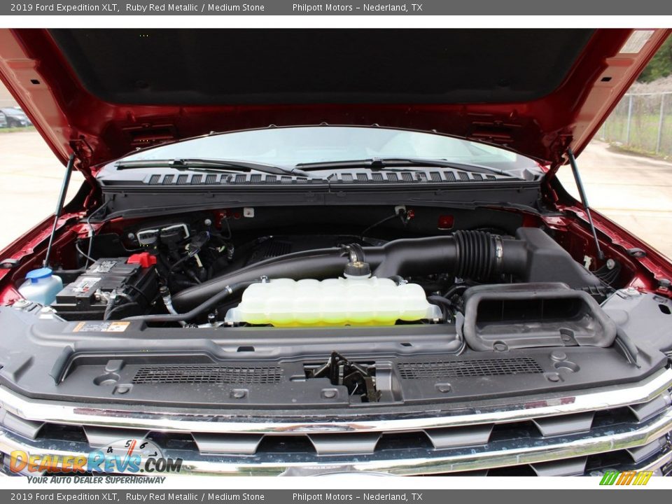 2019 Ford Expedition XLT Ruby Red Metallic / Medium Stone Photo #25