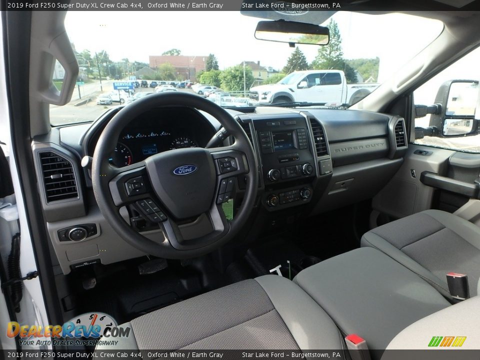 2019 Ford F250 Super Duty XL Crew Cab 4x4 Oxford White / Earth Gray Photo #14