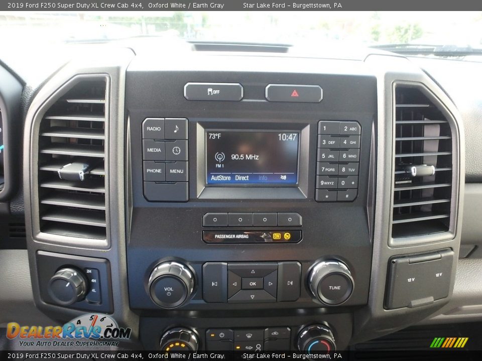 2019 Ford F250 Super Duty XL Crew Cab 4x4 Oxford White / Earth Gray Photo #18