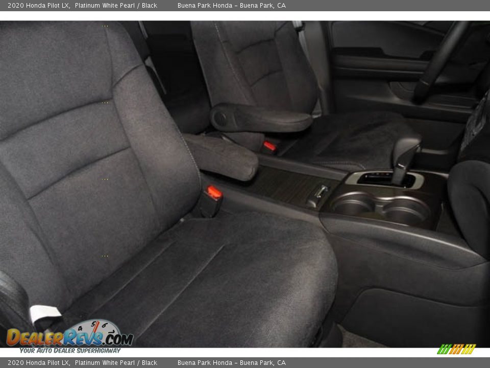2020 Honda Pilot LX Platinum White Pearl / Black Photo #33
