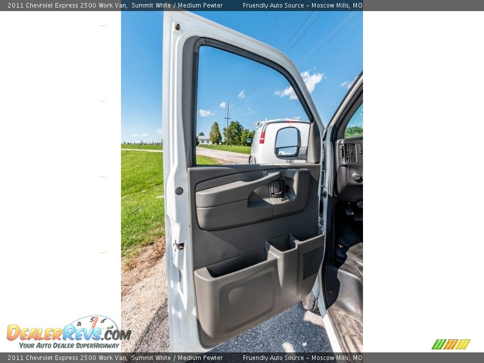2011 Chevrolet Express 2500 Work Van Summit White / Medium Pewter Photo #28