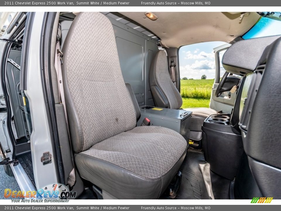 2011 Chevrolet Express 2500 Work Van Summit White / Medium Pewter Photo #29