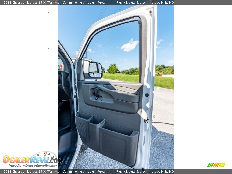 2011 Chevrolet Express 2500 Work Van Summit White / Medium Pewter Photo #32