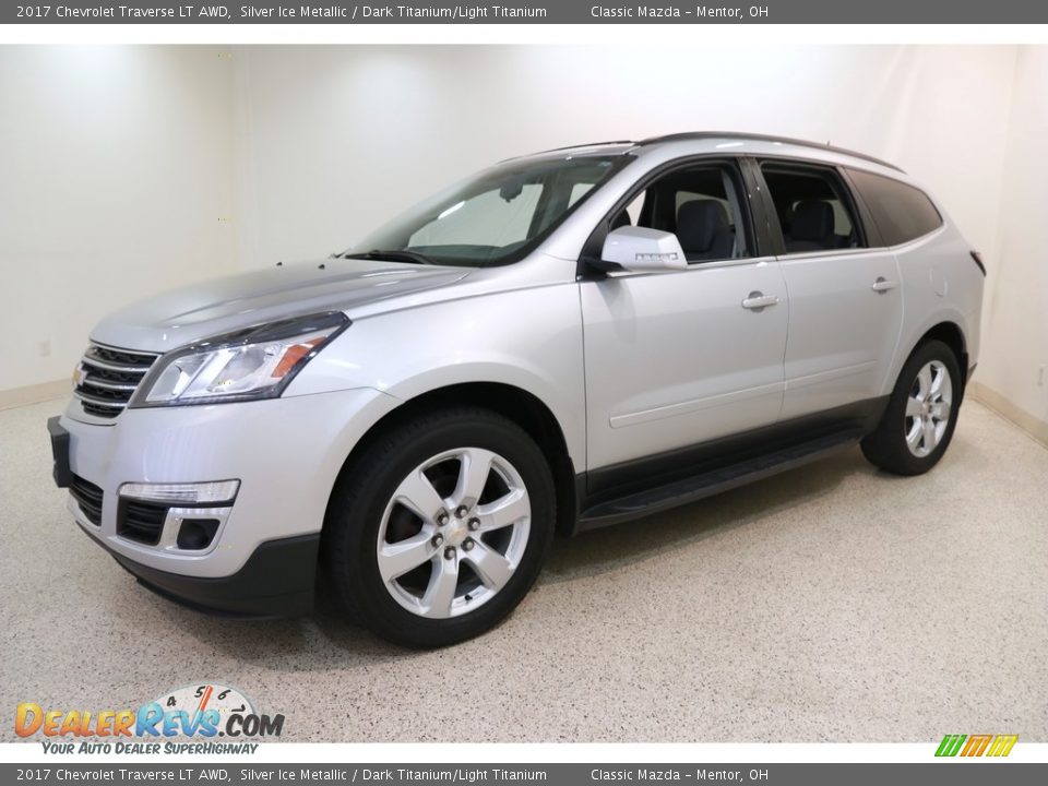 2017 Chevrolet Traverse LT AWD Silver Ice Metallic / Dark Titanium/Light Titanium Photo #3