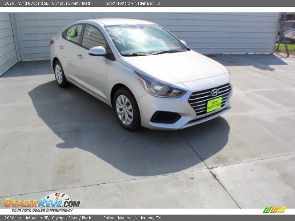 Front 3/4 View of 2020 Hyundai Accent SE Photo #2