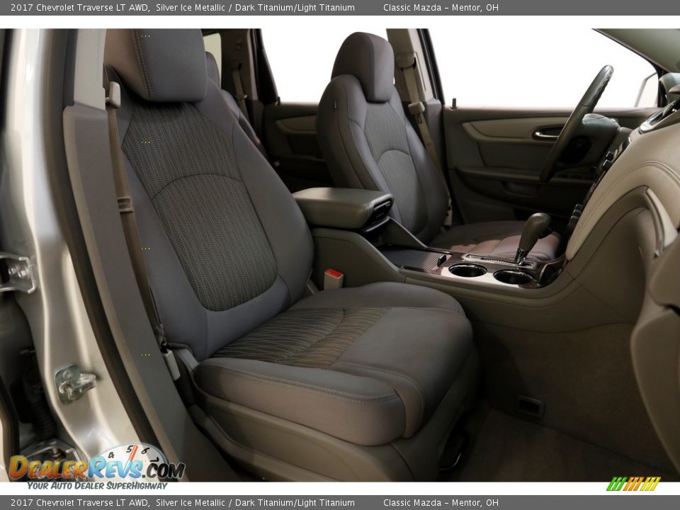 2017 Chevrolet Traverse LT AWD Silver Ice Metallic / Dark Titanium/Light Titanium Photo #17