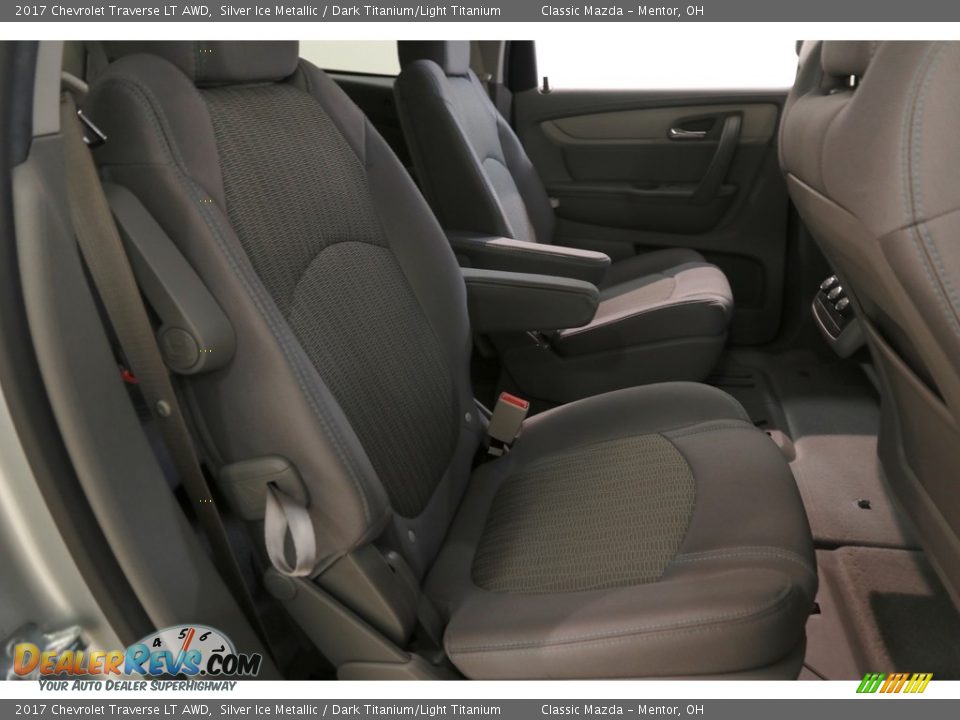 2017 Chevrolet Traverse LT AWD Silver Ice Metallic / Dark Titanium/Light Titanium Photo #18
