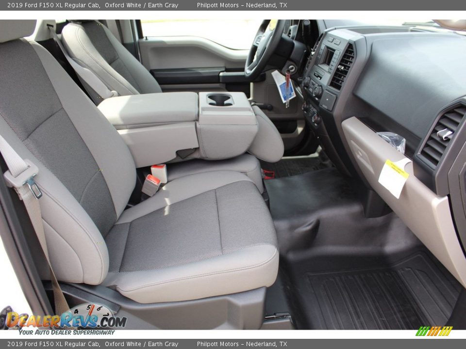 2019 Ford F150 XL Regular Cab Oxford White / Earth Gray Photo #17