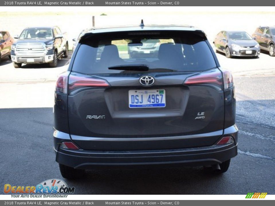 2018 Toyota RAV4 LE Magnetic Gray Metallic / Black Photo #5