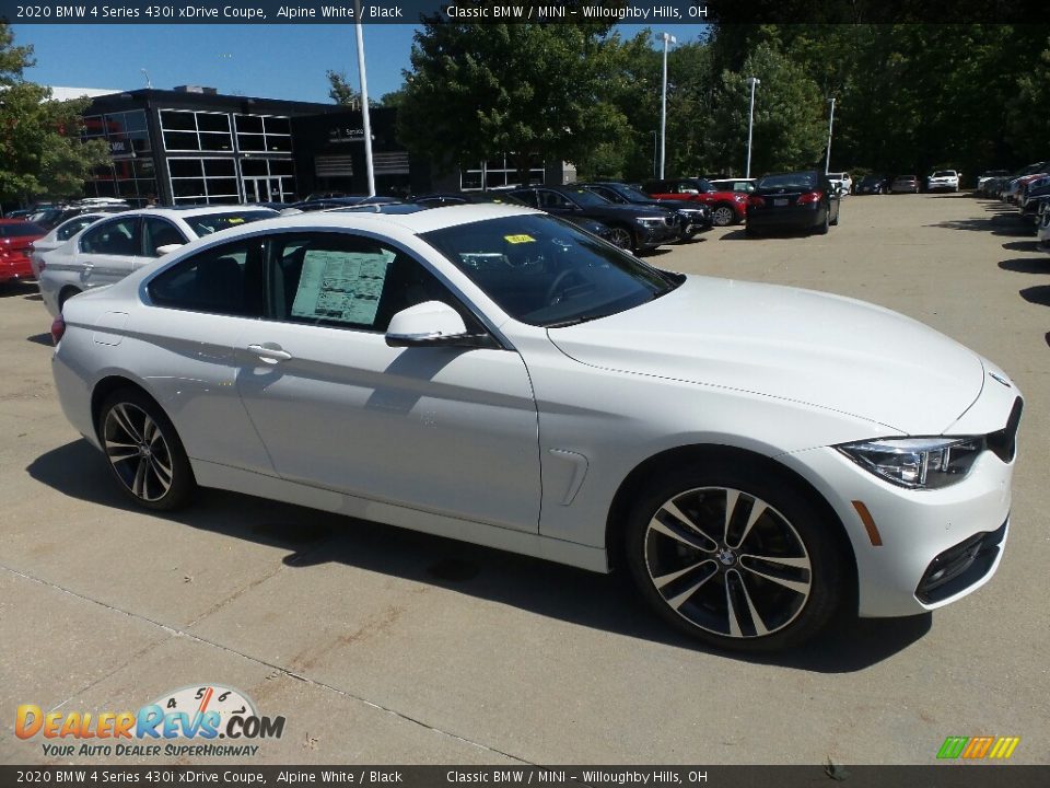 Front 3/4 View of 2020 BMW 4 Series 430i xDrive Coupe Photo #1