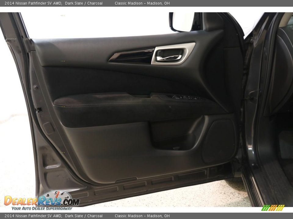 2014 Nissan Pathfinder SV AWD Dark Slate / Charcoal Photo #4