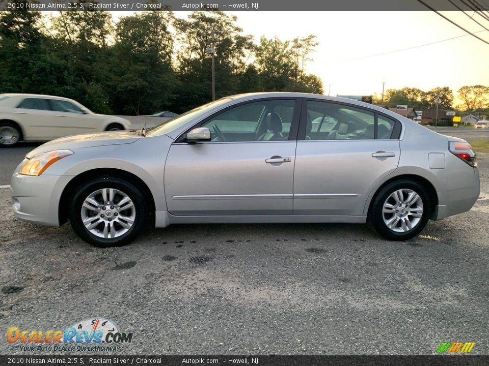 2010 Nissan Altima 2.5 S Radiant Silver / Charcoal Photo #6