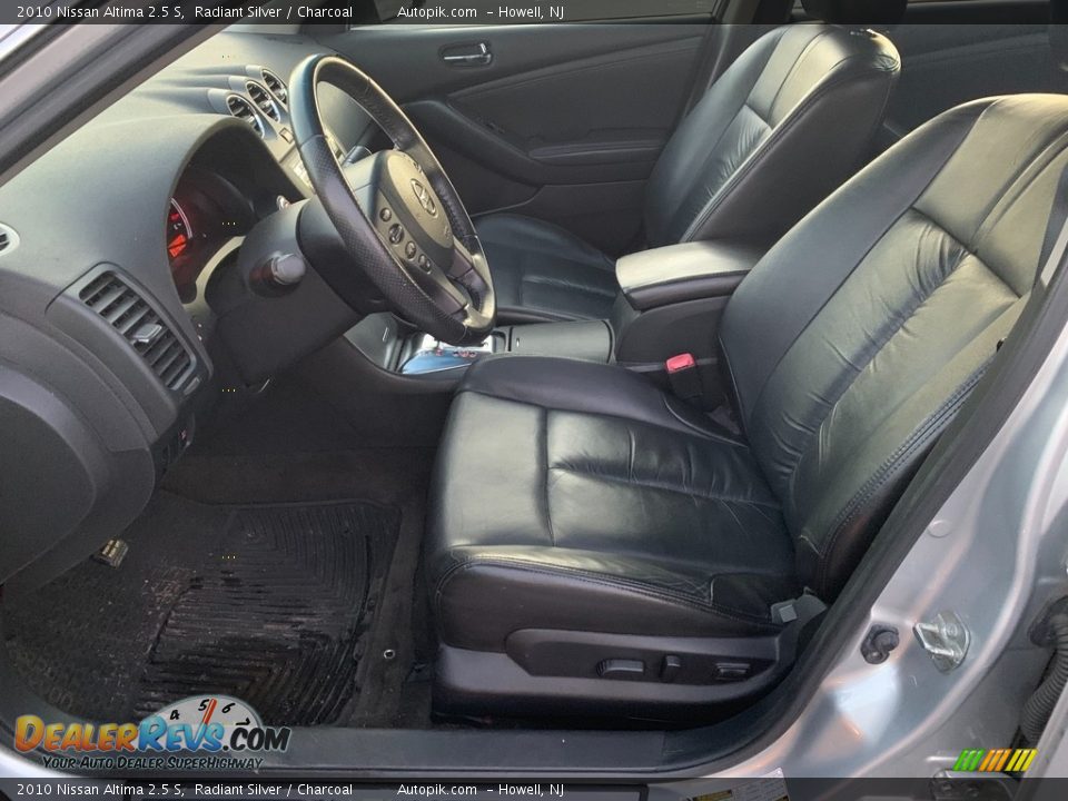2010 Nissan Altima 2.5 S Radiant Silver / Charcoal Photo #10