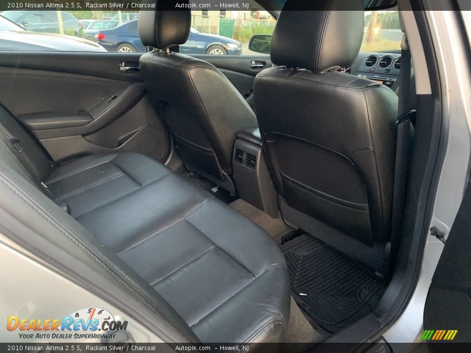 2010 Nissan Altima 2.5 S Radiant Silver / Charcoal Photo #12