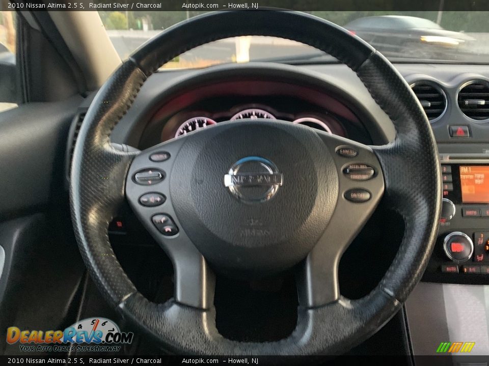 2010 Nissan Altima 2.5 S Radiant Silver / Charcoal Photo #17