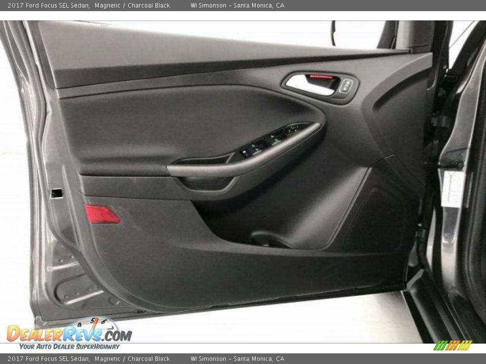 Door Panel of 2017 Ford Focus SEL Sedan Photo #25