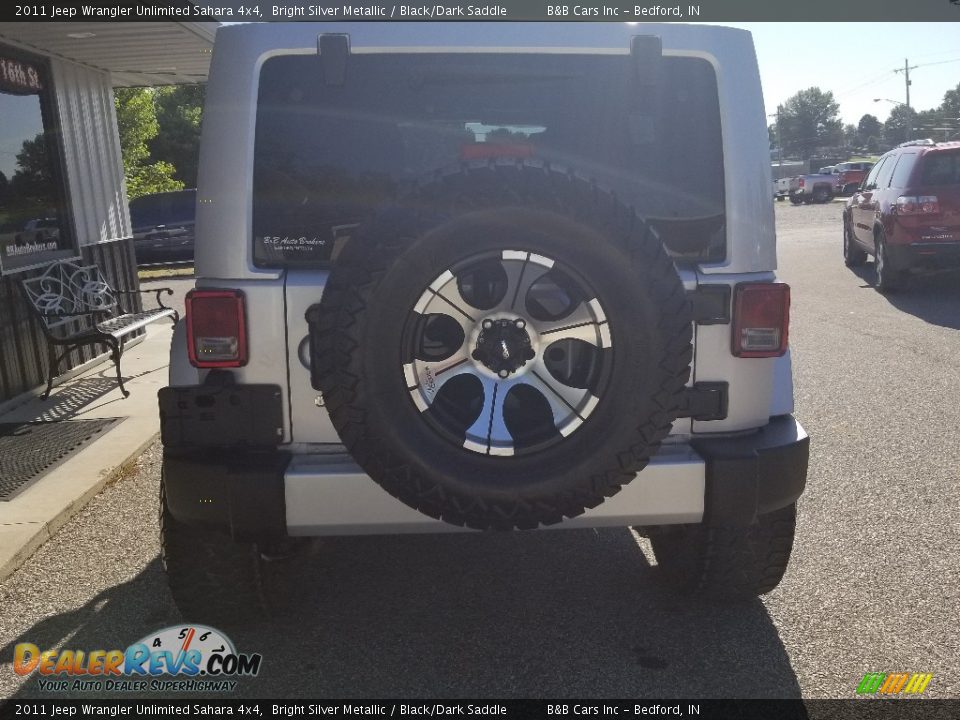 2011 Jeep Wrangler Unlimited Sahara 4x4 Bright Silver Metallic / Black/Dark Saddle Photo #23