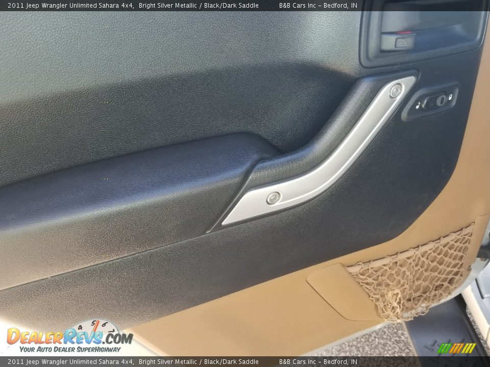 2011 Jeep Wrangler Unlimited Sahara 4x4 Bright Silver Metallic / Black/Dark Saddle Photo #27