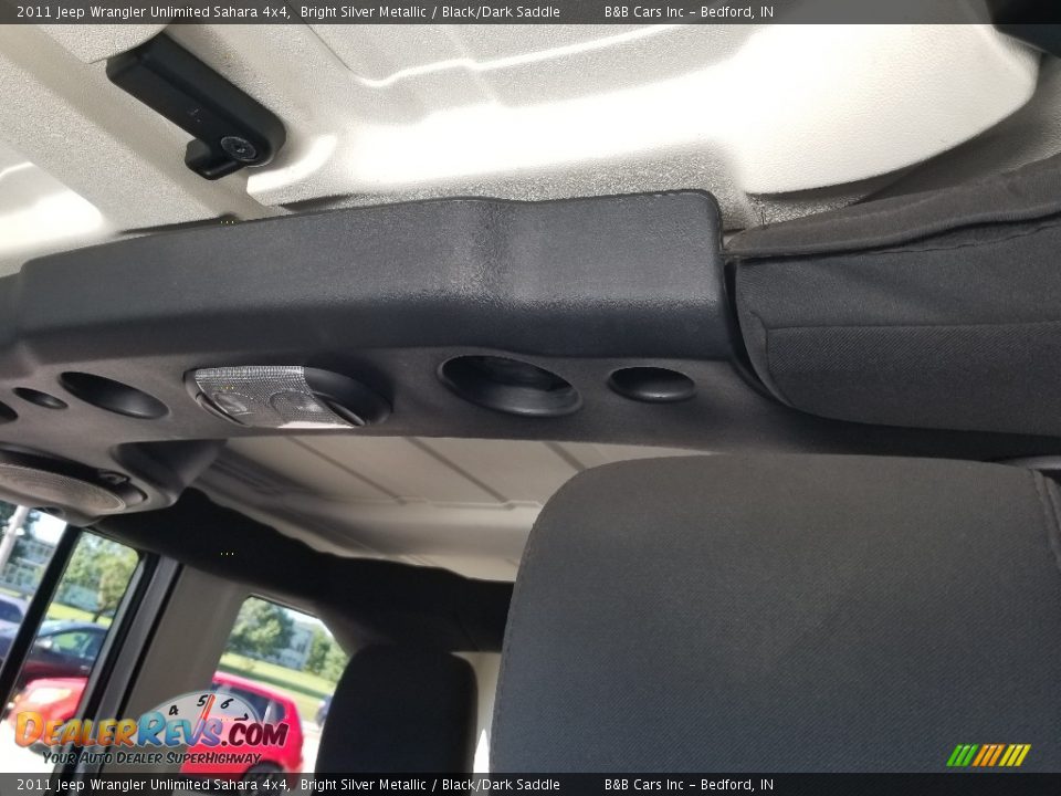 2011 Jeep Wrangler Unlimited Sahara 4x4 Bright Silver Metallic / Black/Dark Saddle Photo #33