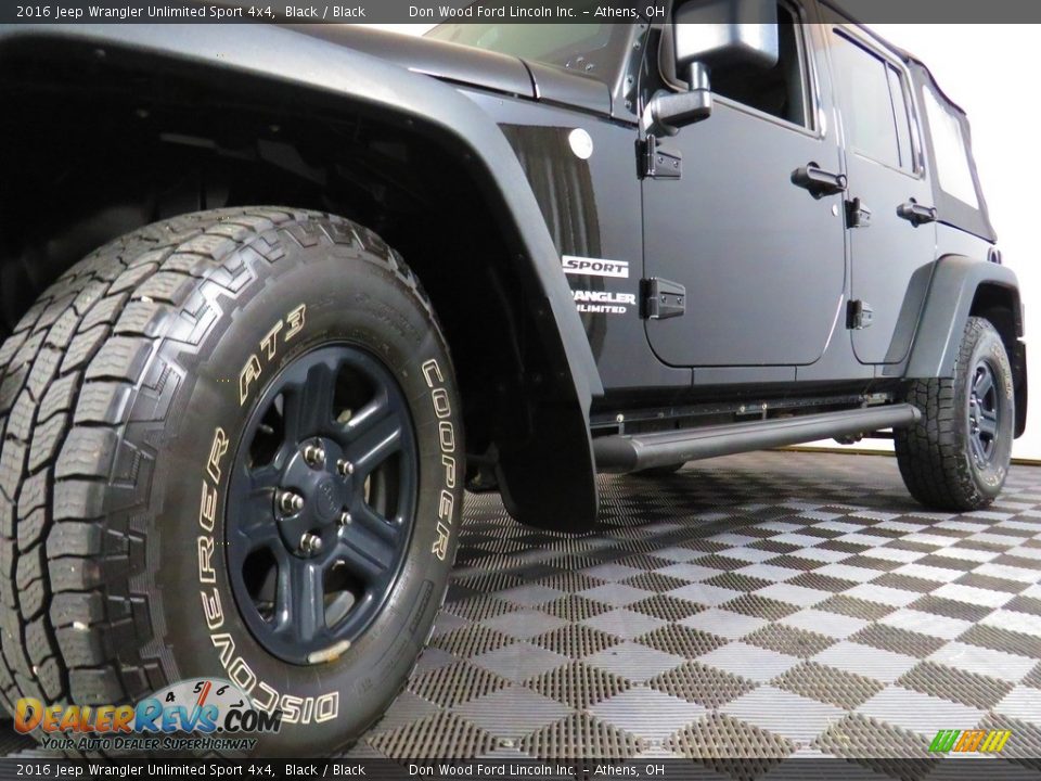 2016 Jeep Wrangler Unlimited Sport 4x4 Black / Black Photo #9