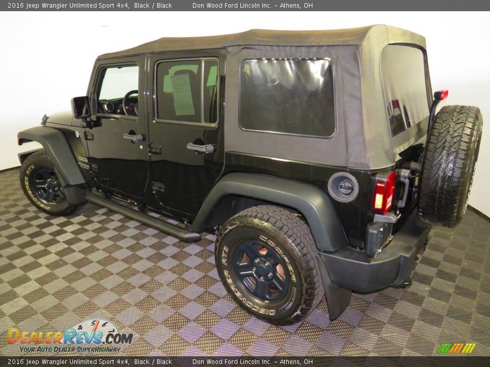 2016 Jeep Wrangler Unlimited Sport 4x4 Black / Black Photo #10