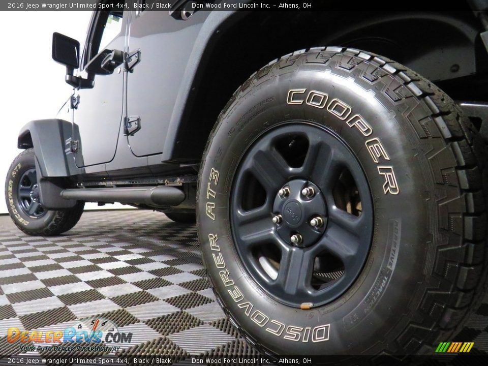 2016 Jeep Wrangler Unlimited Sport 4x4 Black / Black Photo #11