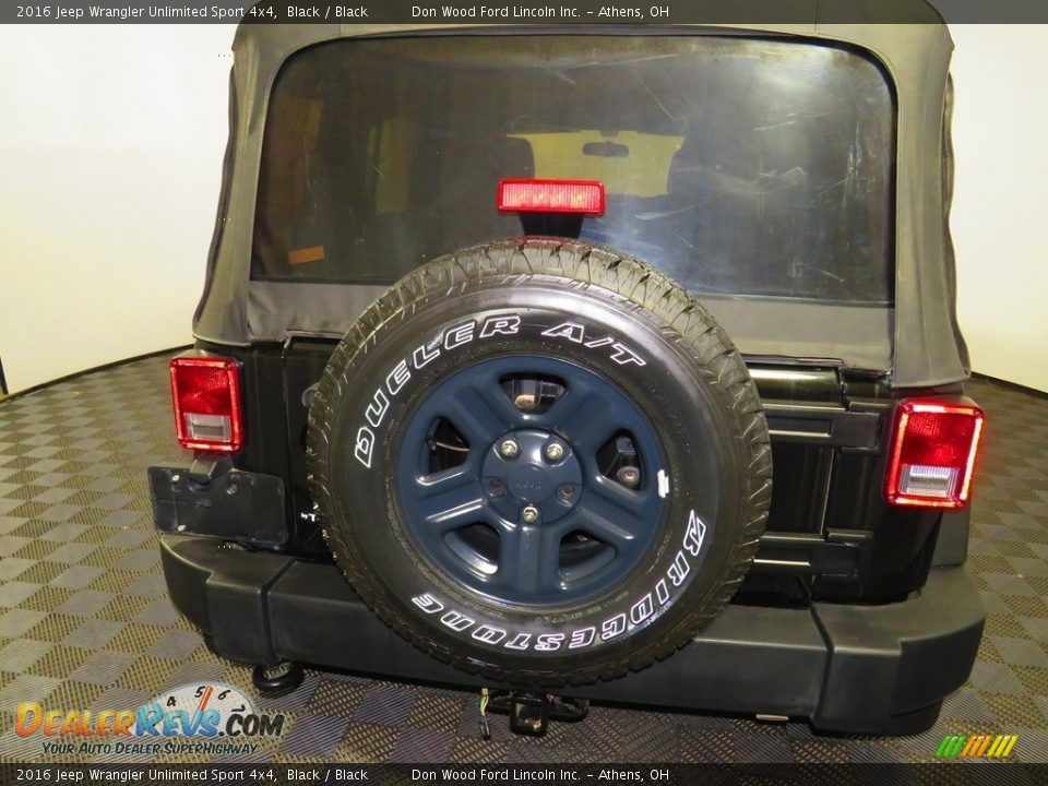 2016 Jeep Wrangler Unlimited Sport 4x4 Black / Black Photo #12