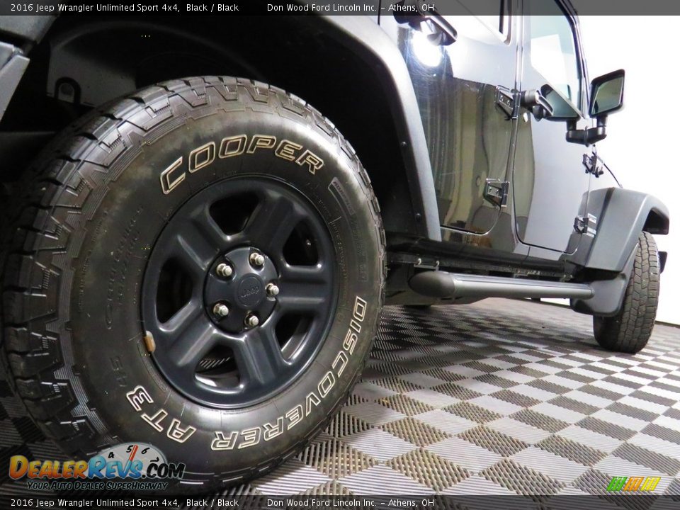 2016 Jeep Wrangler Unlimited Sport 4x4 Black / Black Photo #15