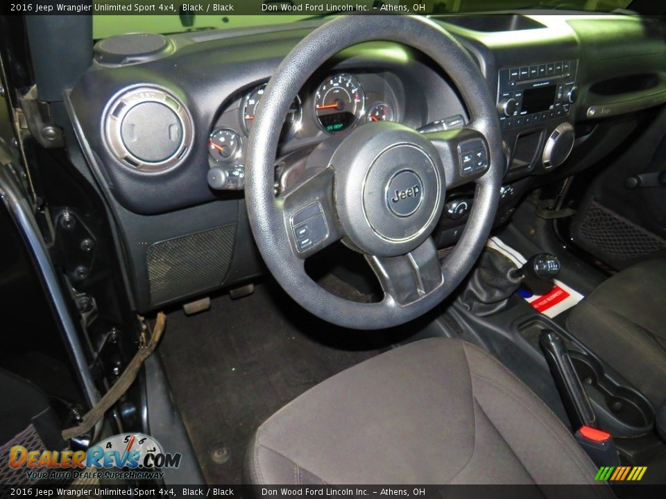 2016 Jeep Wrangler Unlimited Sport 4x4 Black / Black Photo #18