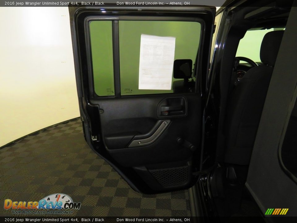 2016 Jeep Wrangler Unlimited Sport 4x4 Black / Black Photo #20