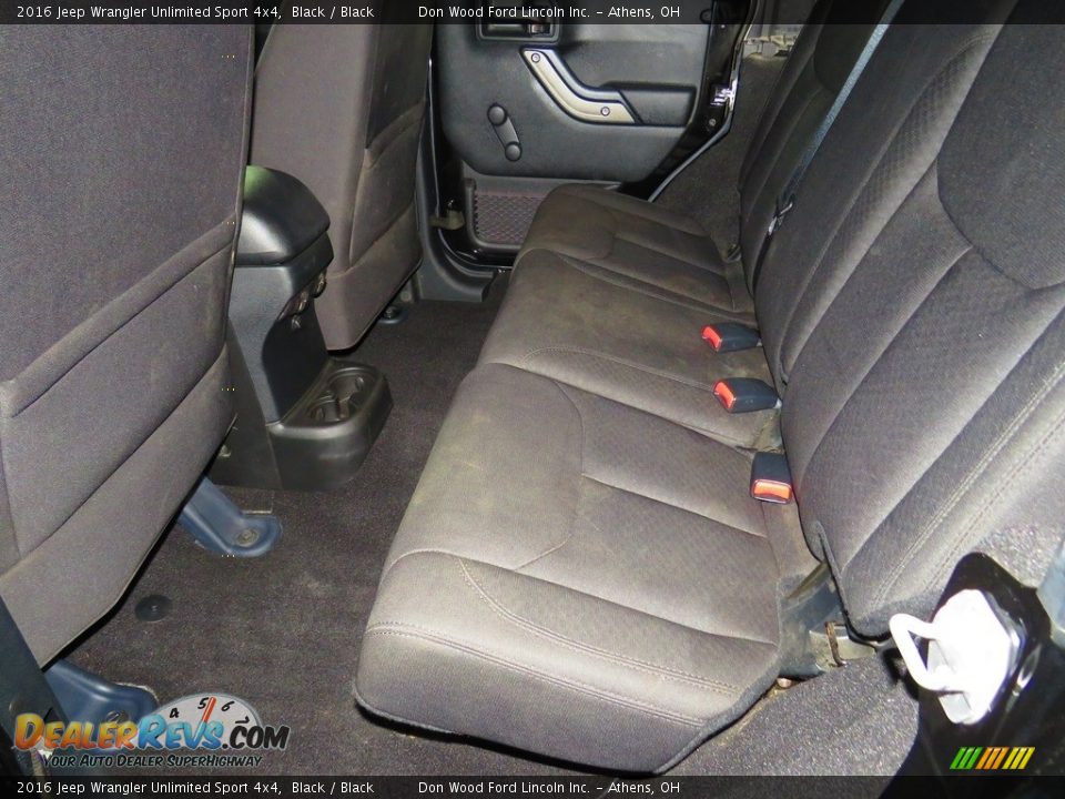 2016 Jeep Wrangler Unlimited Sport 4x4 Black / Black Photo #21