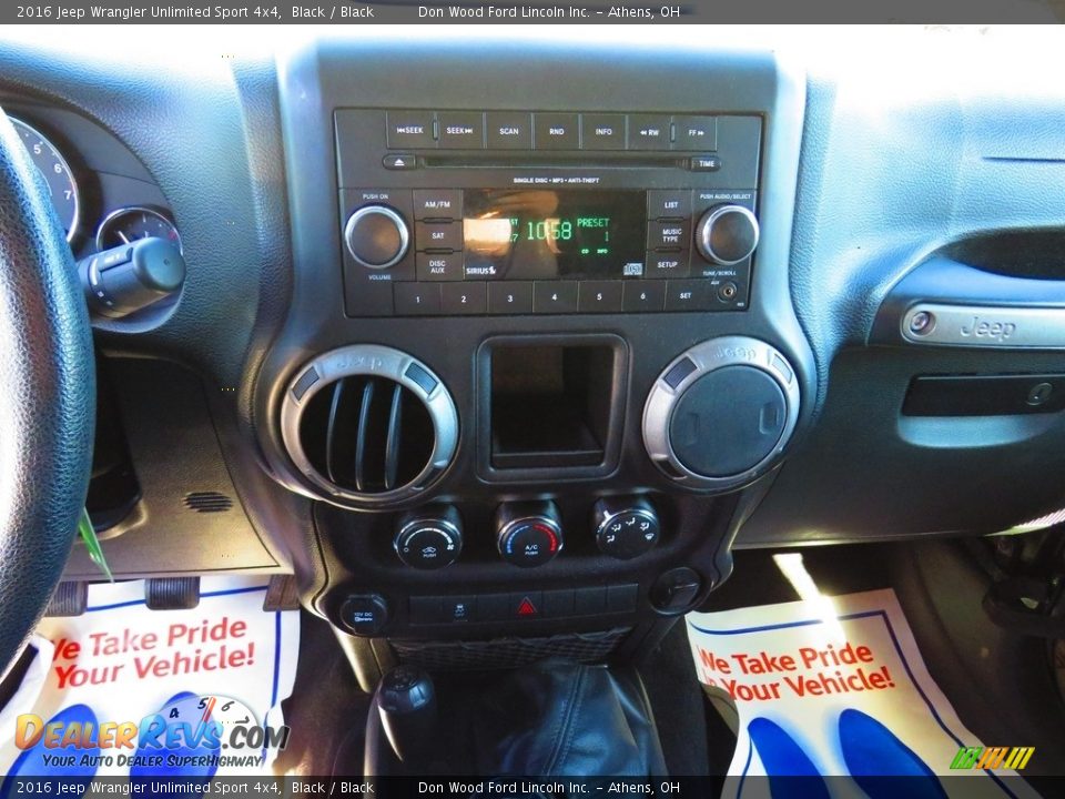 2016 Jeep Wrangler Unlimited Sport 4x4 Black / Black Photo #34