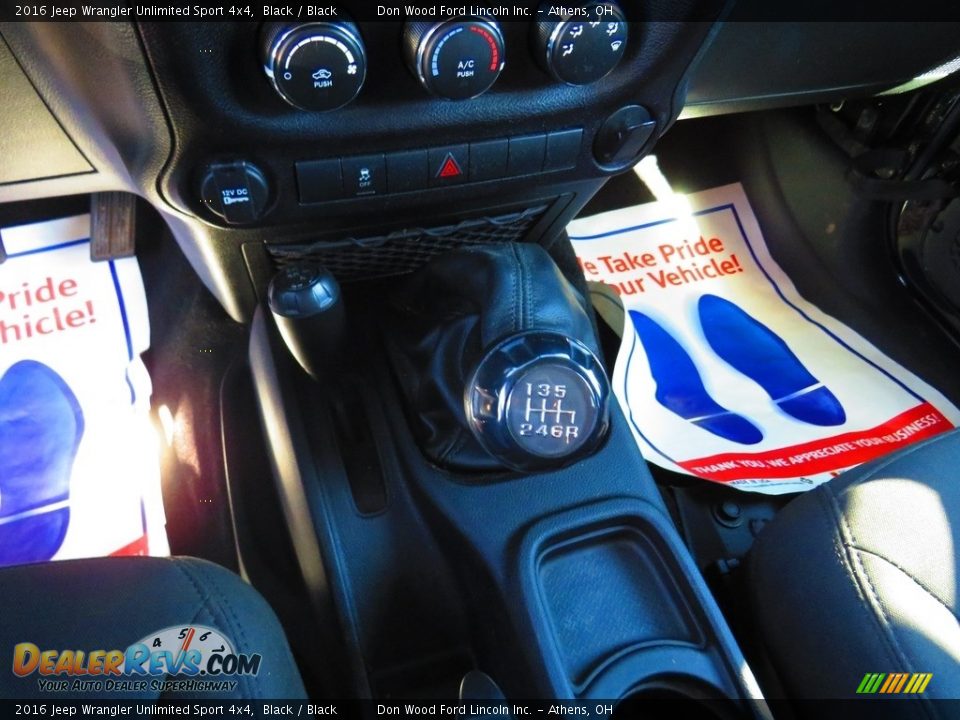 2016 Jeep Wrangler Unlimited Sport 4x4 Black / Black Photo #35