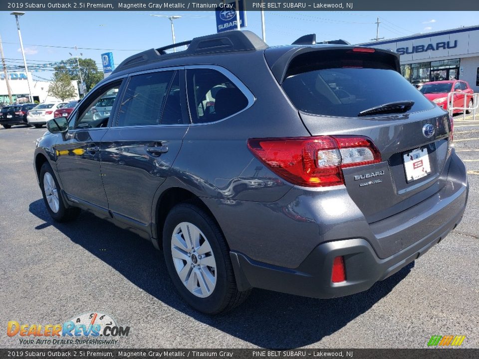 2019 Subaru Outback 2.5i Premium Magnetite Gray Metallic / Titanium Gray Photo #5
