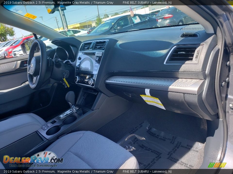 2019 Subaru Outback 2.5i Premium Magnetite Gray Metallic / Titanium Gray Photo #11