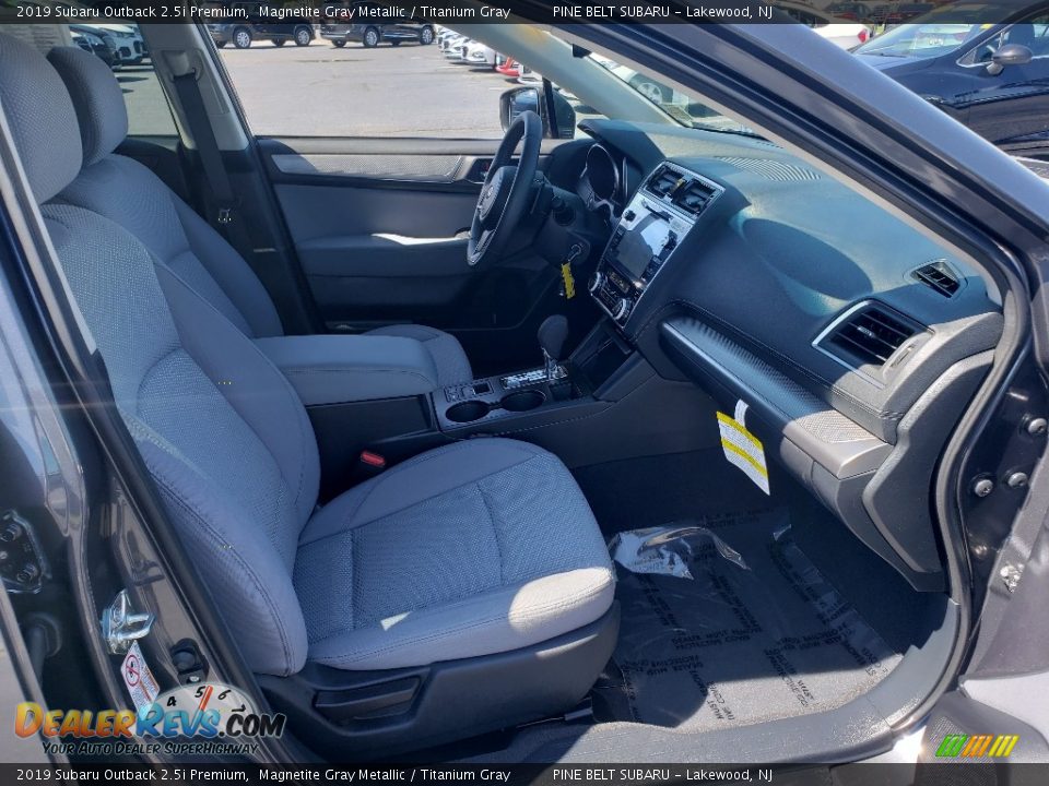 2019 Subaru Outback 2.5i Premium Magnetite Gray Metallic / Titanium Gray Photo #12