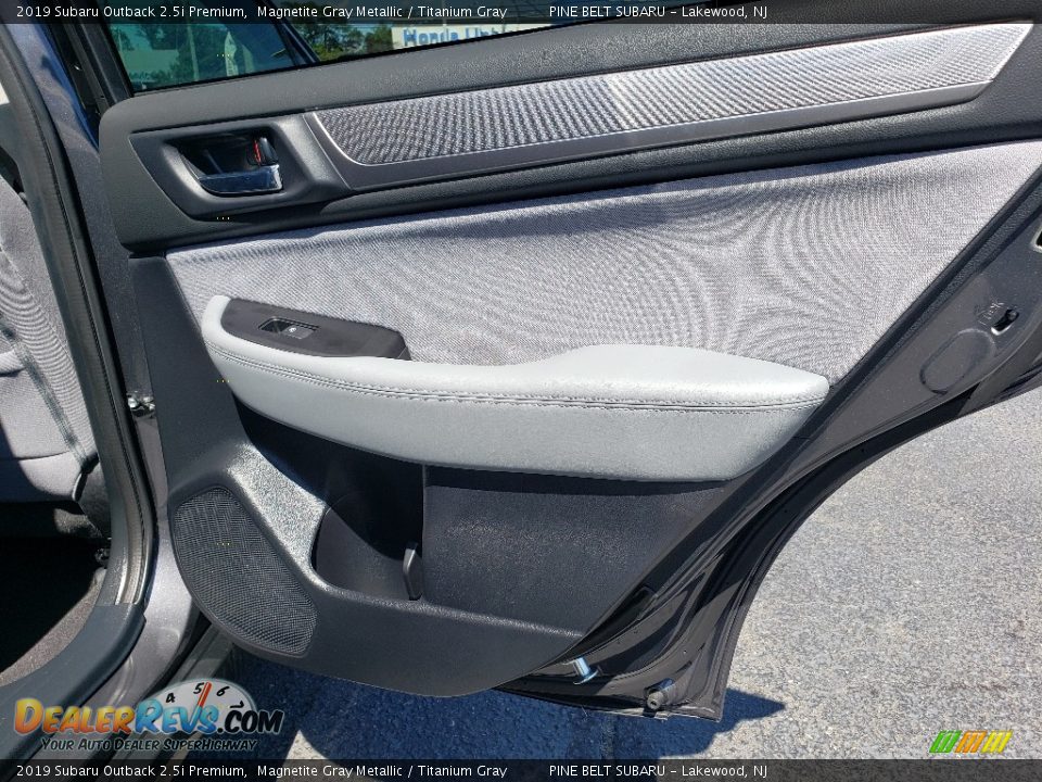 2019 Subaru Outback 2.5i Premium Magnetite Gray Metallic / Titanium Gray Photo #16