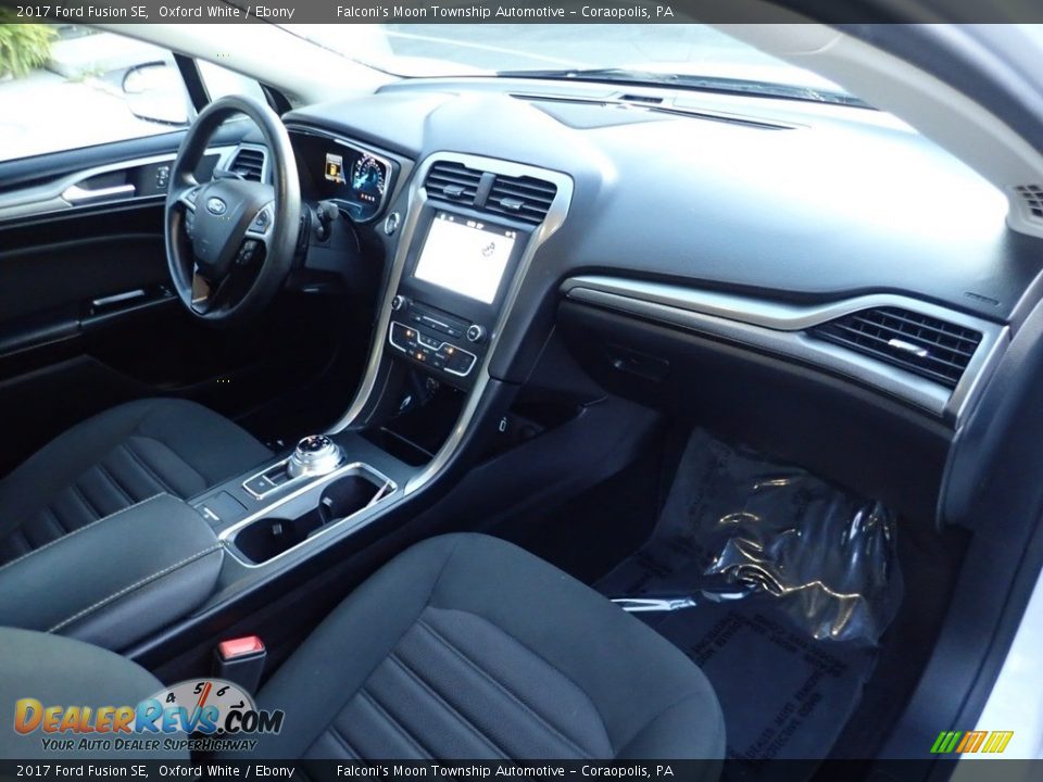 2017 Ford Fusion SE Oxford White / Ebony Photo #12