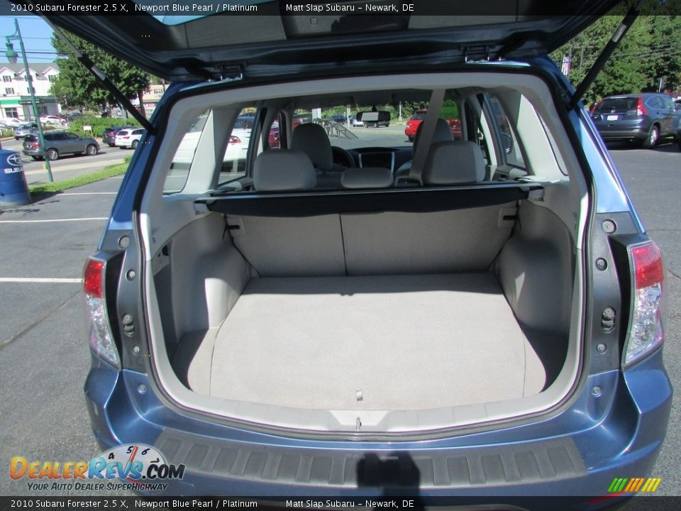 2010 Subaru Forester 2.5 X Newport Blue Pearl / Platinum Photo #20