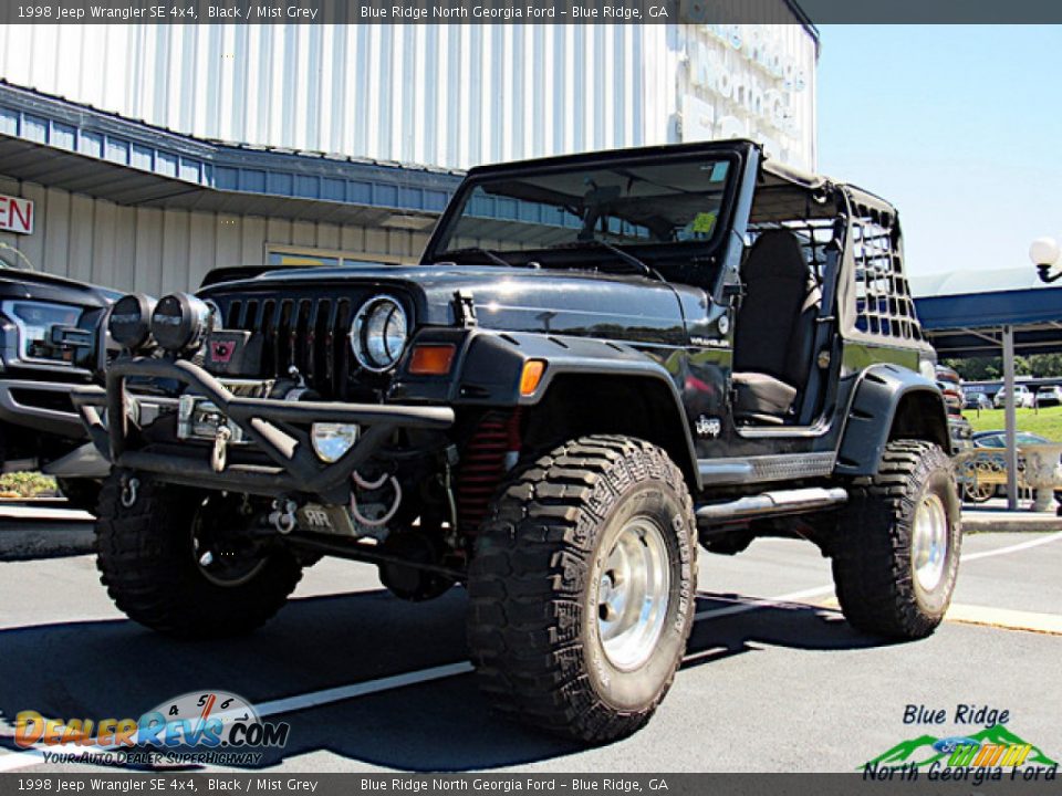 1998 Jeep Wrangler SE 4x4 Black / Mist Grey Photo #1