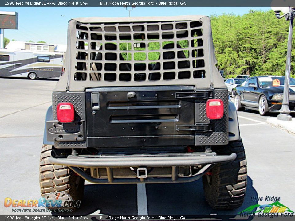 1998 Jeep Wrangler SE 4x4 Black / Mist Grey Photo #4