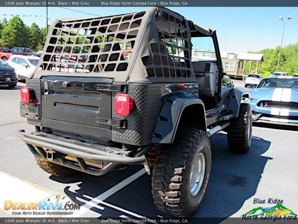 1998 Jeep Wrangler SE 4x4 Black / Mist Grey Photo #5