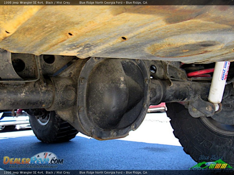 1998 Jeep Wrangler SE 4x4 Black / Mist Grey Photo #27