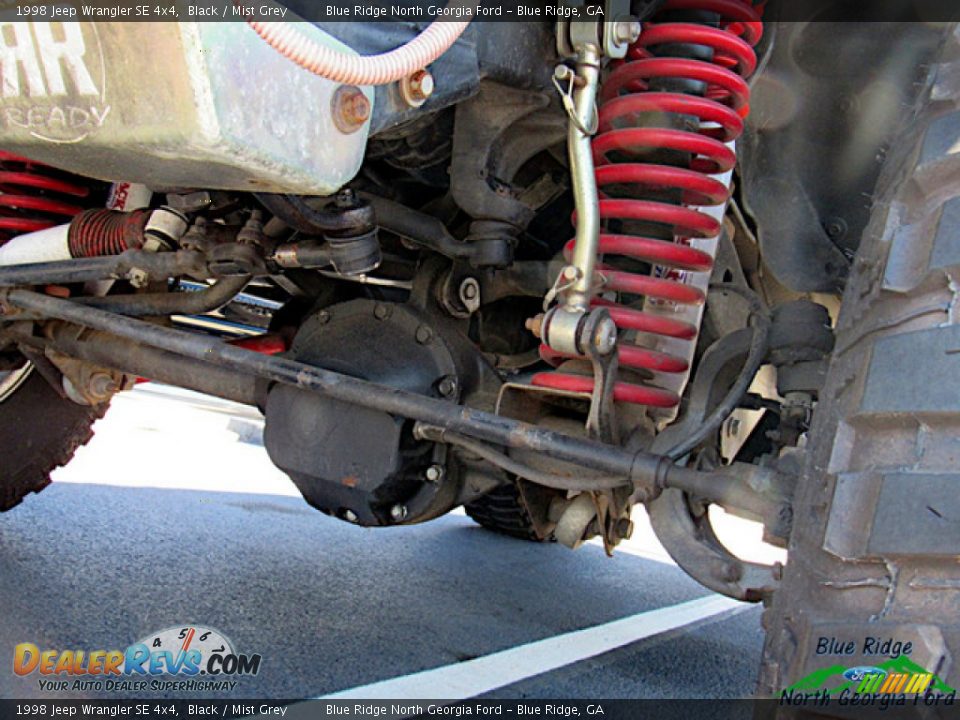 1998 Jeep Wrangler SE 4x4 Black / Mist Grey Photo #28