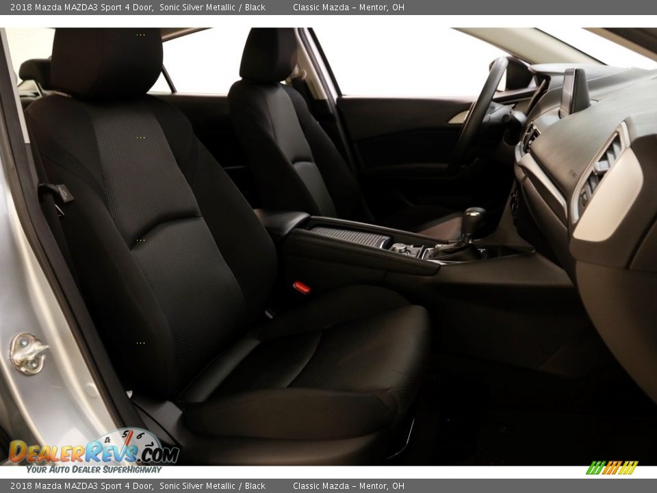 2018 Mazda MAZDA3 Sport 4 Door Sonic Silver Metallic / Black Photo #12