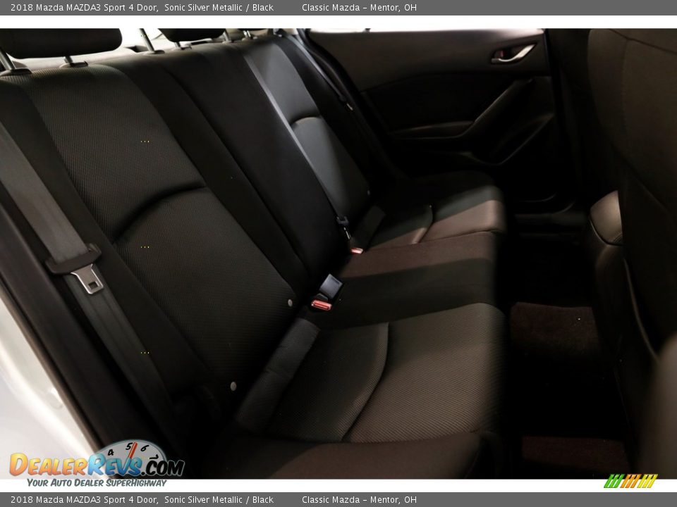 2018 Mazda MAZDA3 Sport 4 Door Sonic Silver Metallic / Black Photo #13
