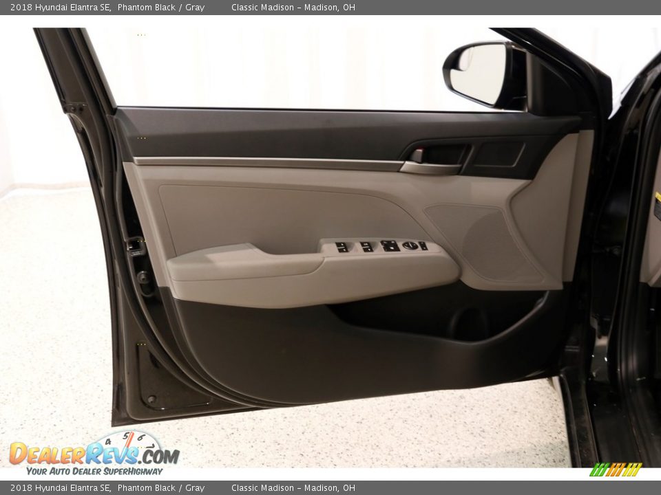 2018 Hyundai Elantra SE Phantom Black / Gray Photo #4