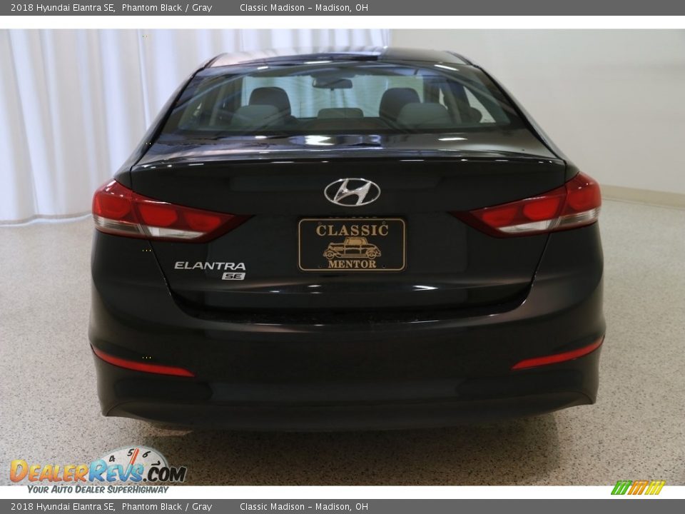 2018 Hyundai Elantra SE Phantom Black / Gray Photo #17